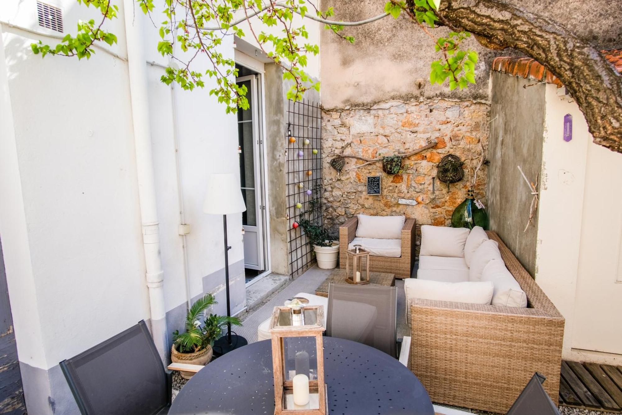 Appartement Tres Cosy Avec Cour Cannes Esterno foto